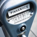 czy parkingi w krakowie sa platne w weekendy